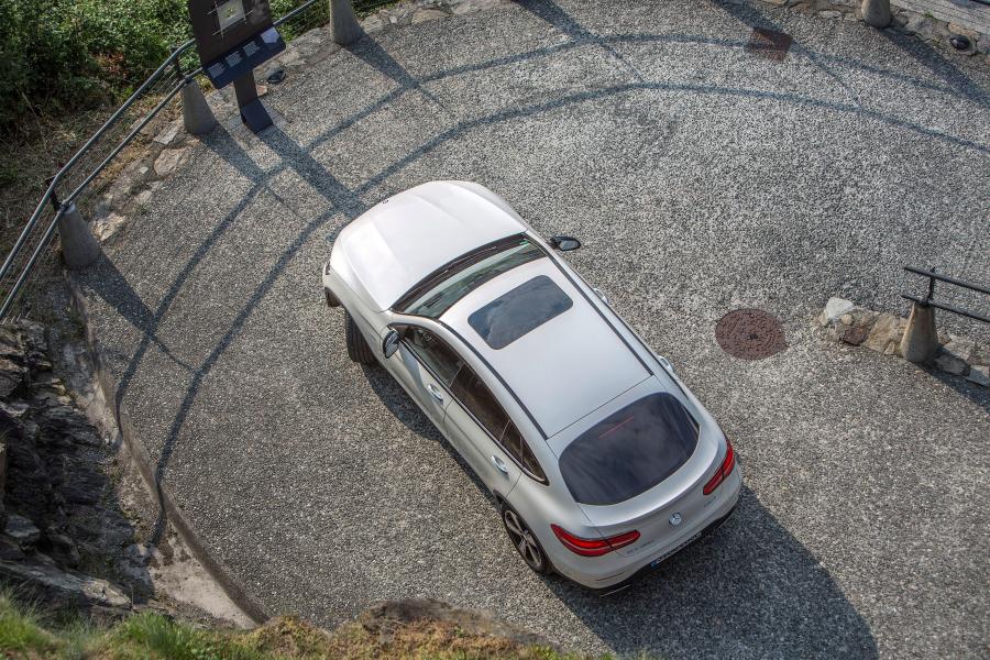 Mercedes-Benz GLC350 e 4Matic Coupe 2016 года  (фото 30 из 43)